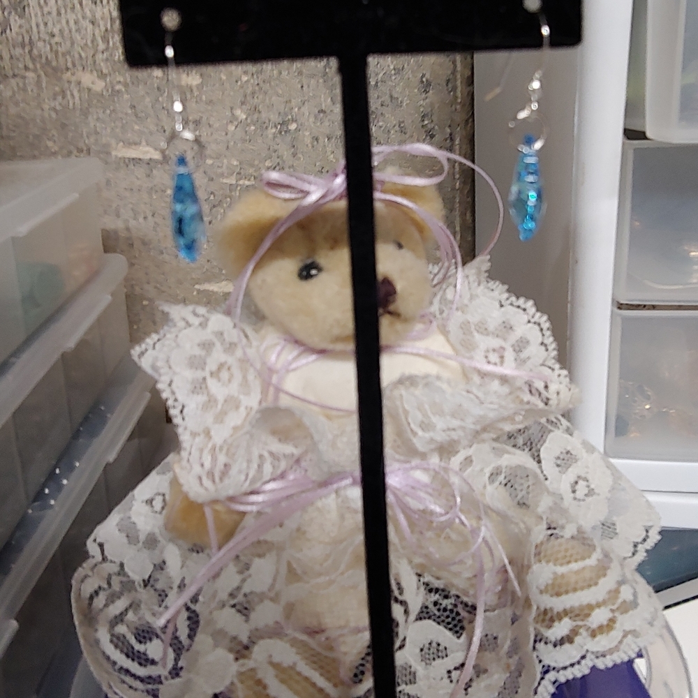Earrings - Picture 1 of 2